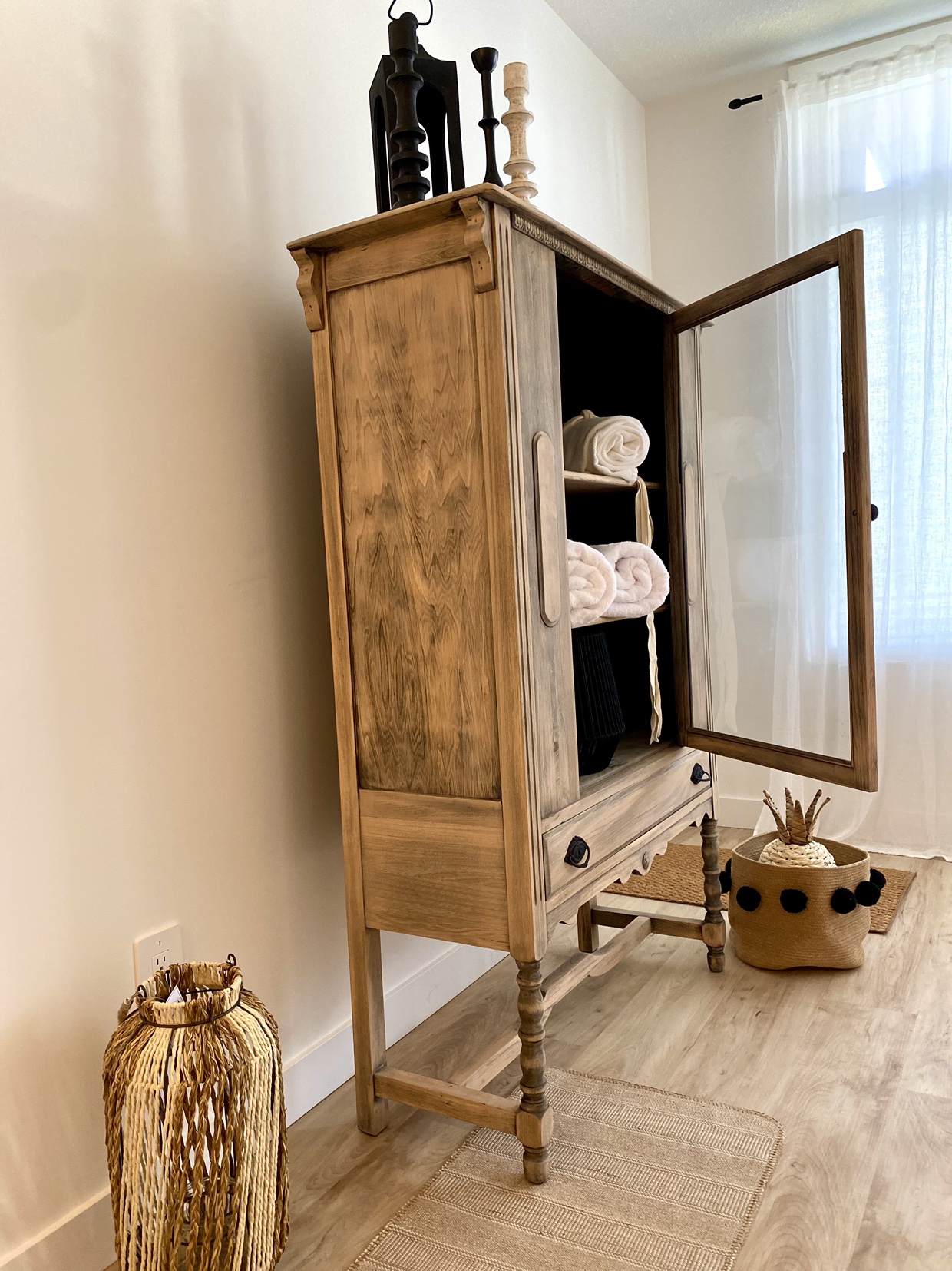 1920’s hutch cabinet - photo 2