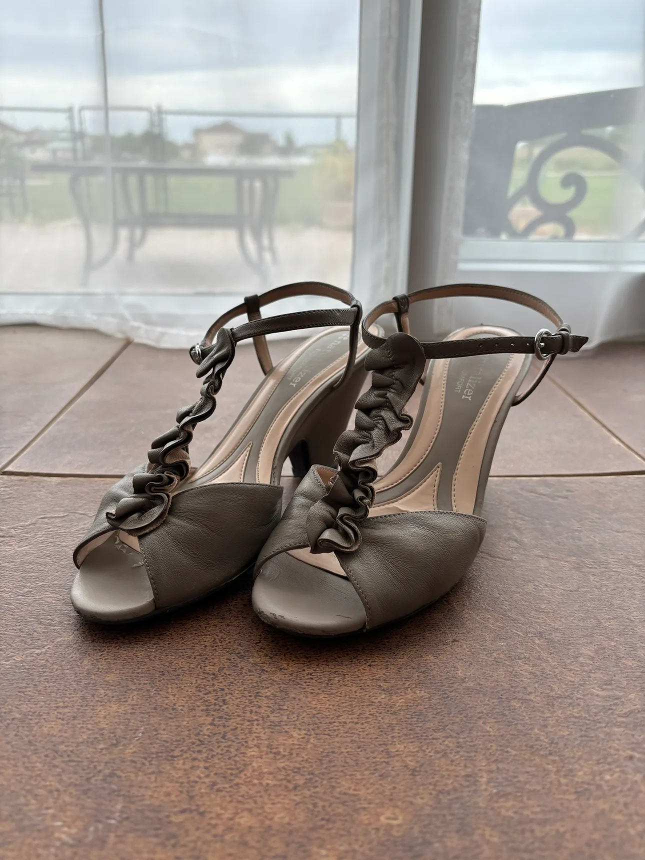 Naturalizer Women's Grey Heels Size 7 thumbnail