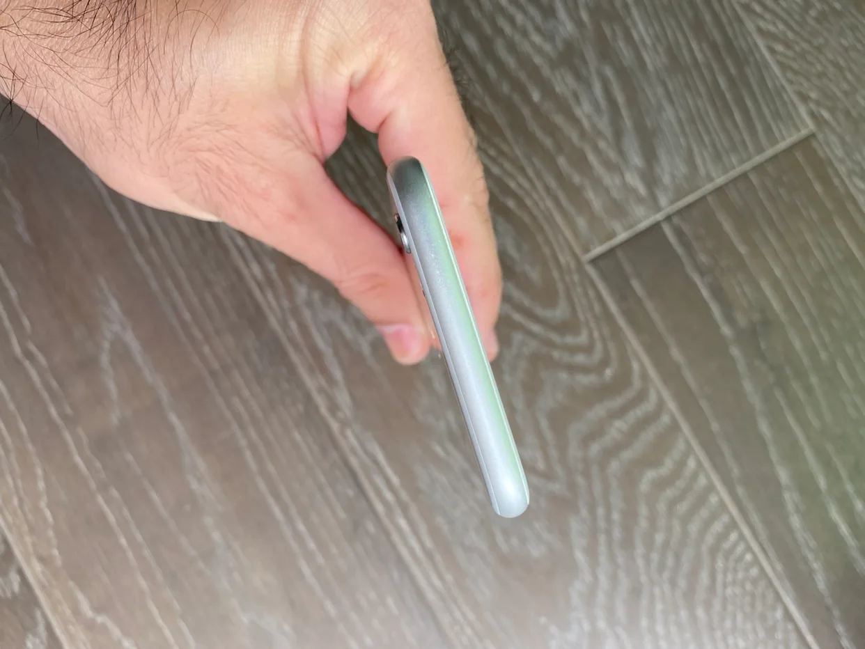 iPhone 6 - Silver 16 GB excellent condition image indicator(6)