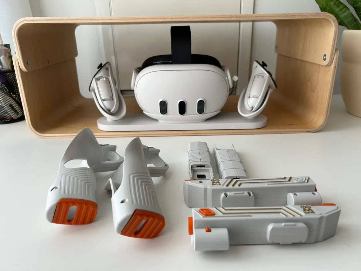 AMVR Pistol Grips for Meta Quest Touch Controllers image indicator(2)