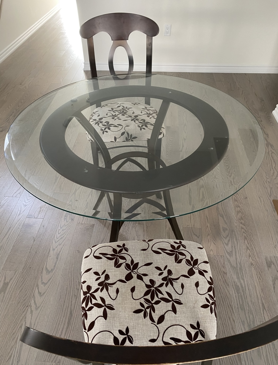Small Dining Table Set - photo 2