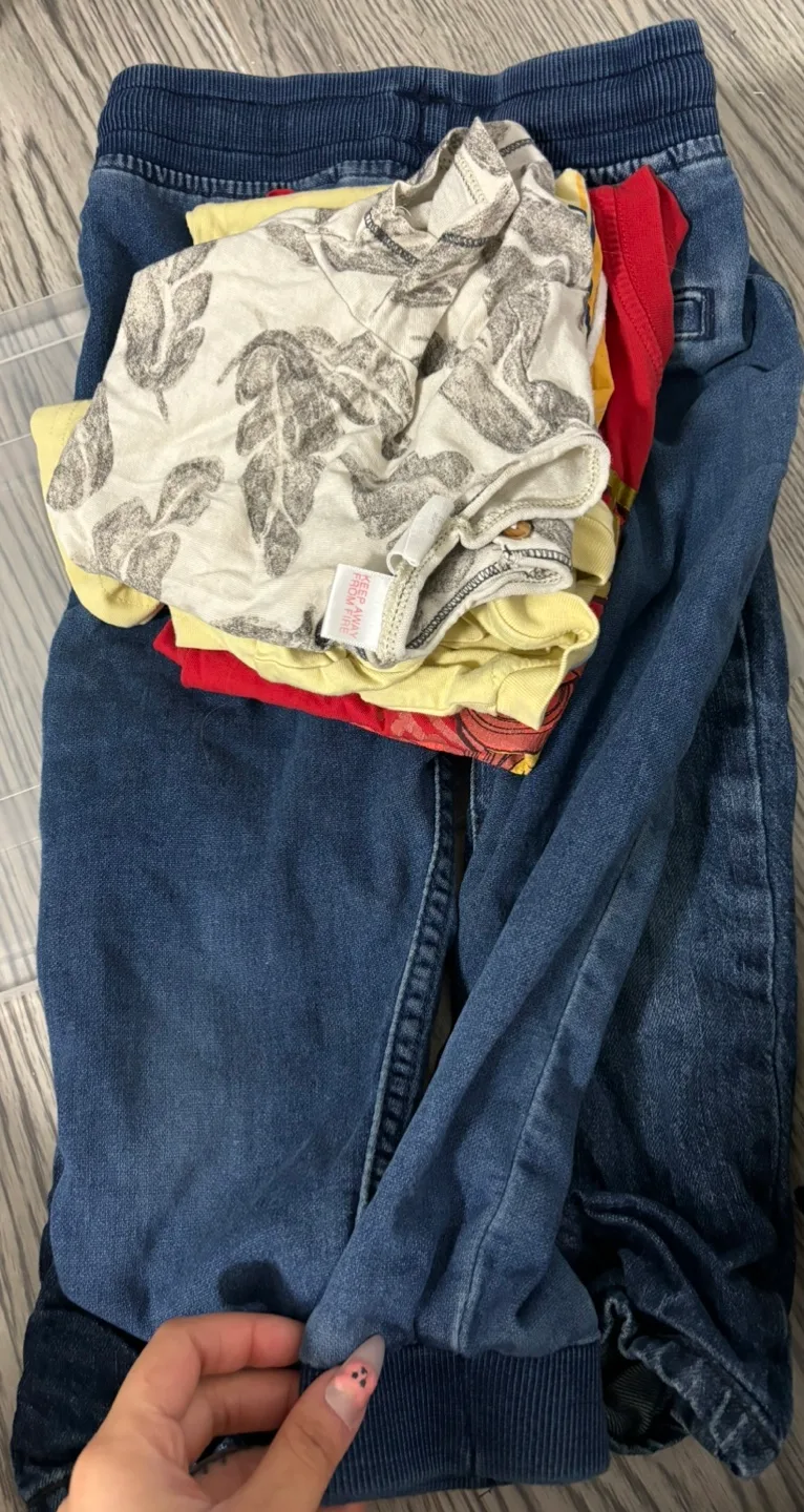 Bundle of boys 3 shirts + 1 pair of jeans #freecycle thumbnail