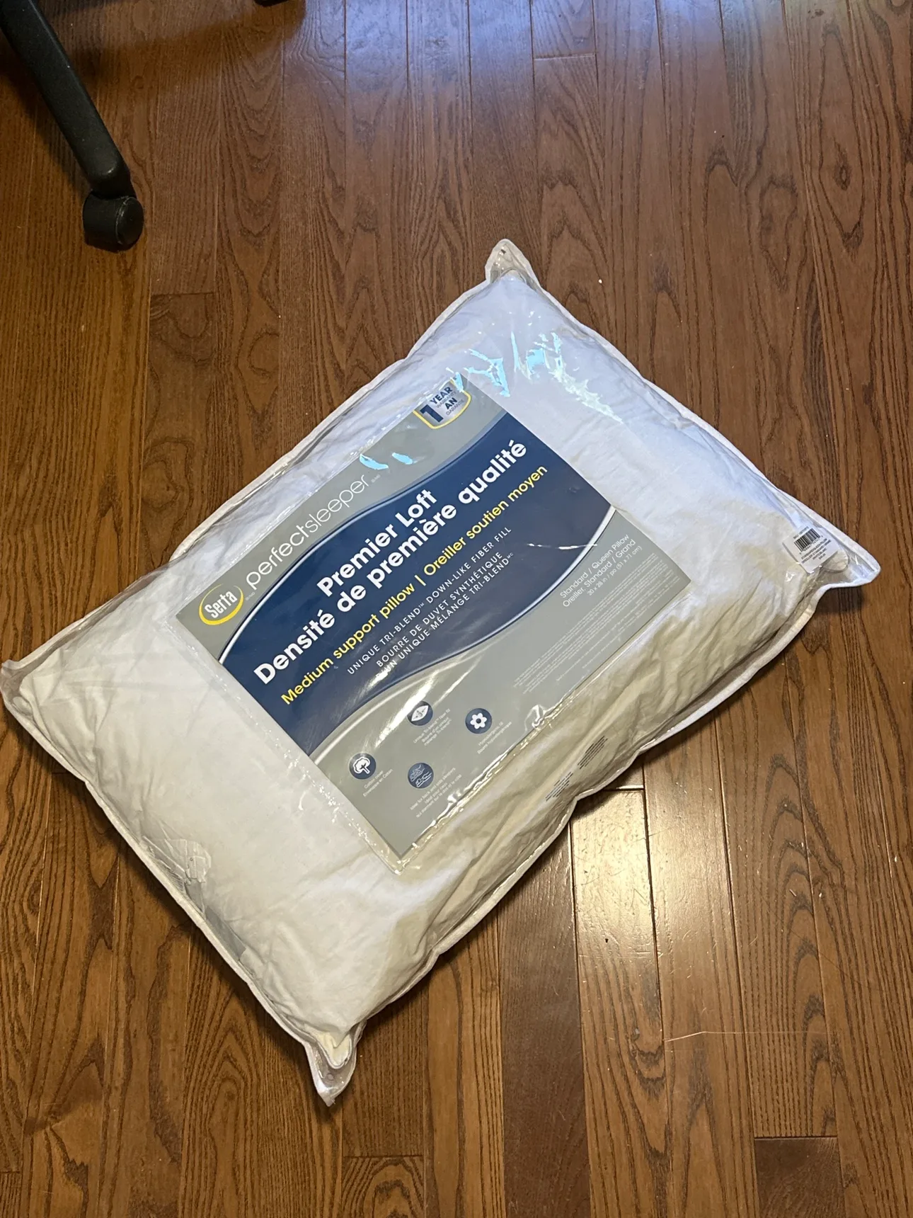Serta Perfectsleeper Bedroom Pillow ( Moving sale ) thumbnail
