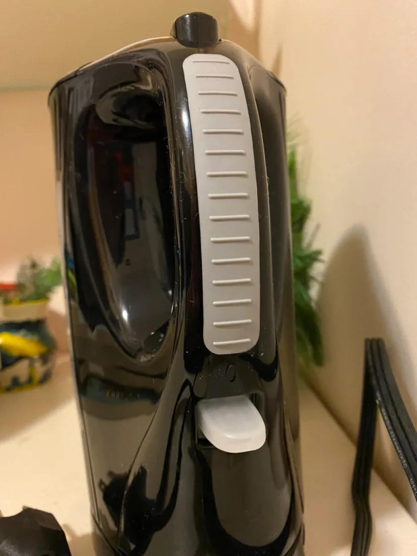 Electric Kettle Salton (2 wks used only) image indicator(2)