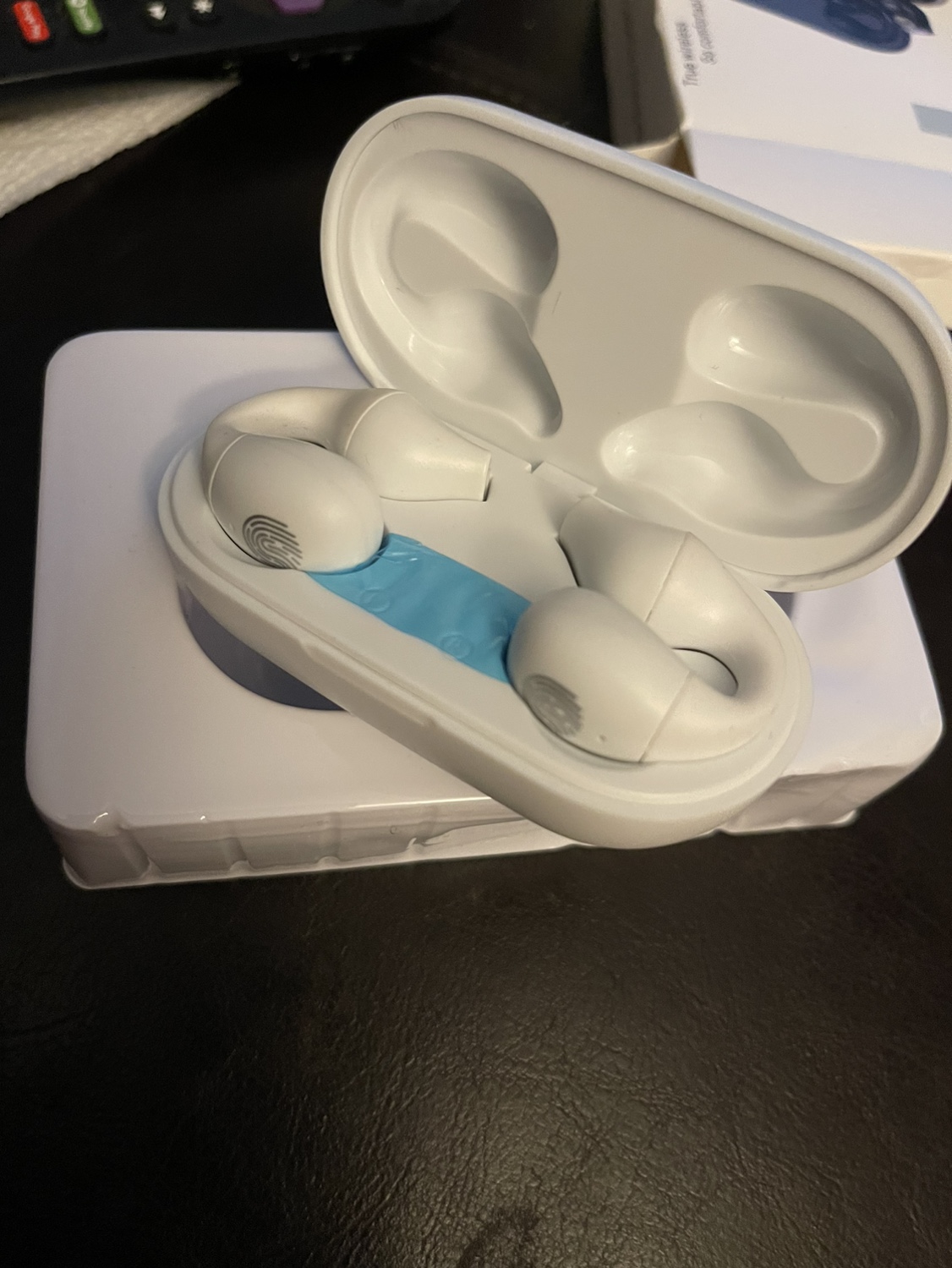 Wireless earbuds #freecycle - photo 3