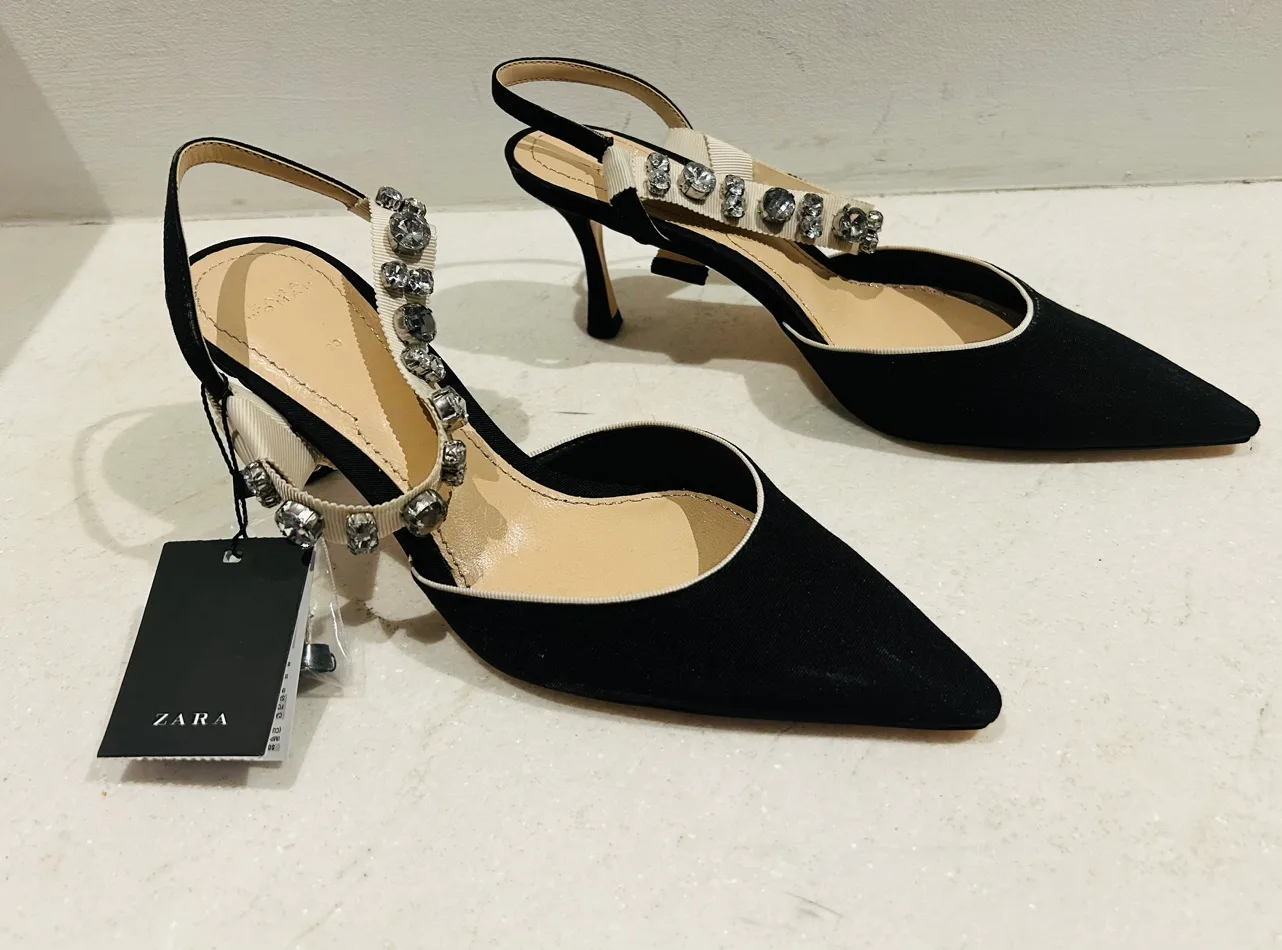 Zara Rhinestone gorgeous Heels 7.5 new. Never worn. image indicator(2)