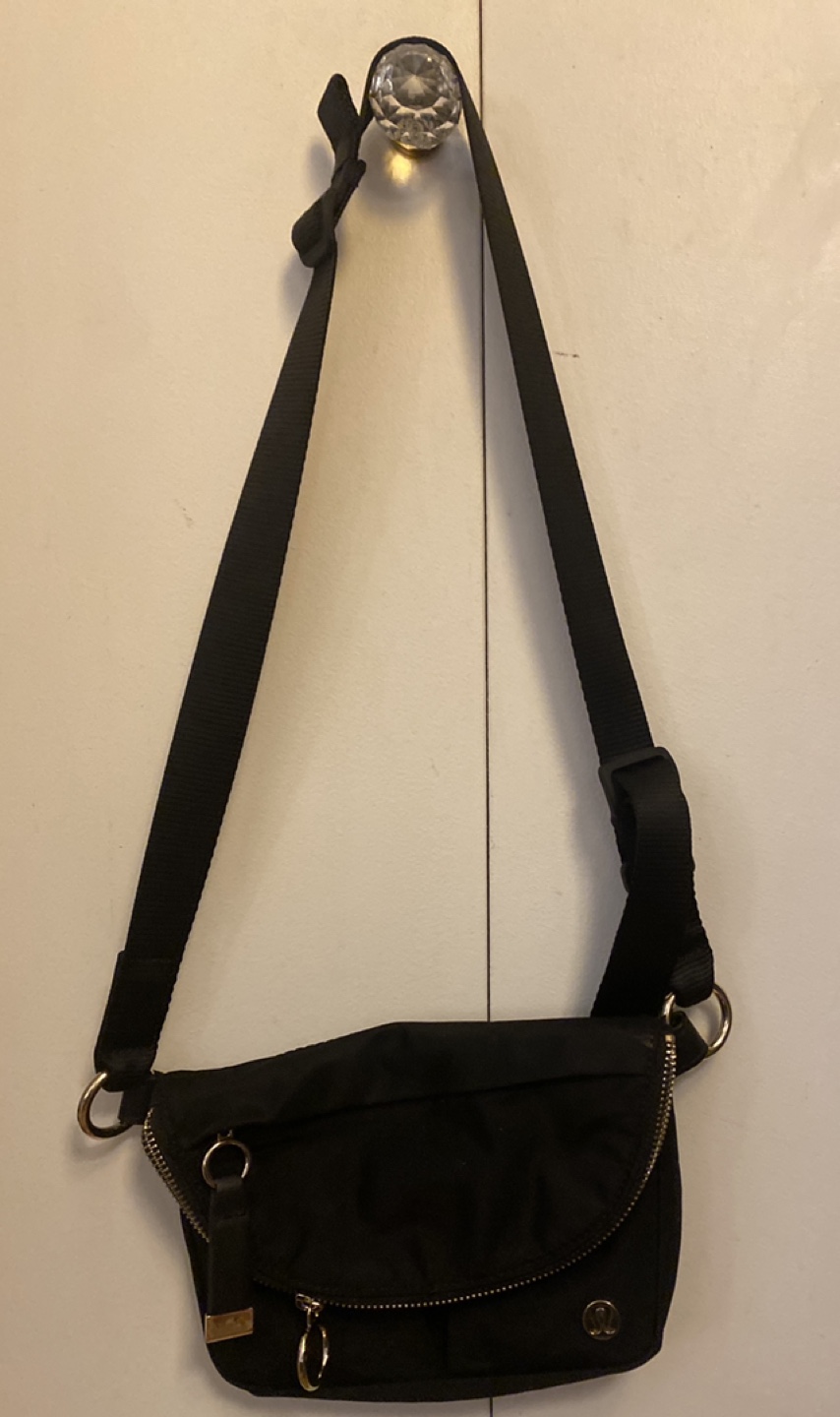 Lululemon All Night Festival Bag in black