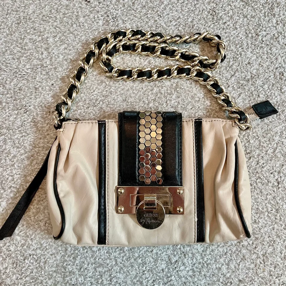 Free Guess women’s purse #freecycle thumbnail