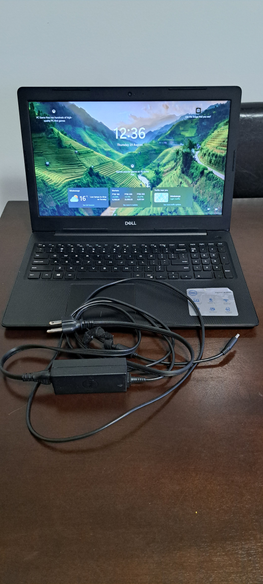Dell Laptop ,win 11 PRO - Inspron 15 3000