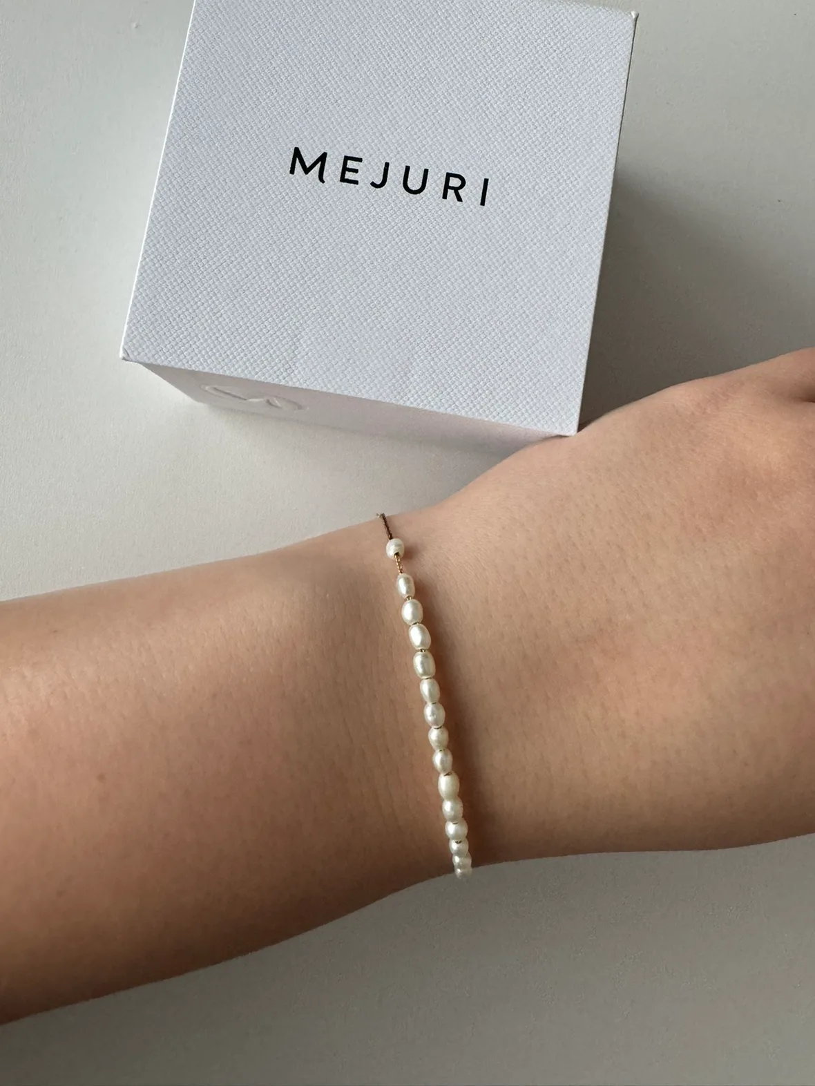 Mejuri Pearl Bracelet image indicator(3)