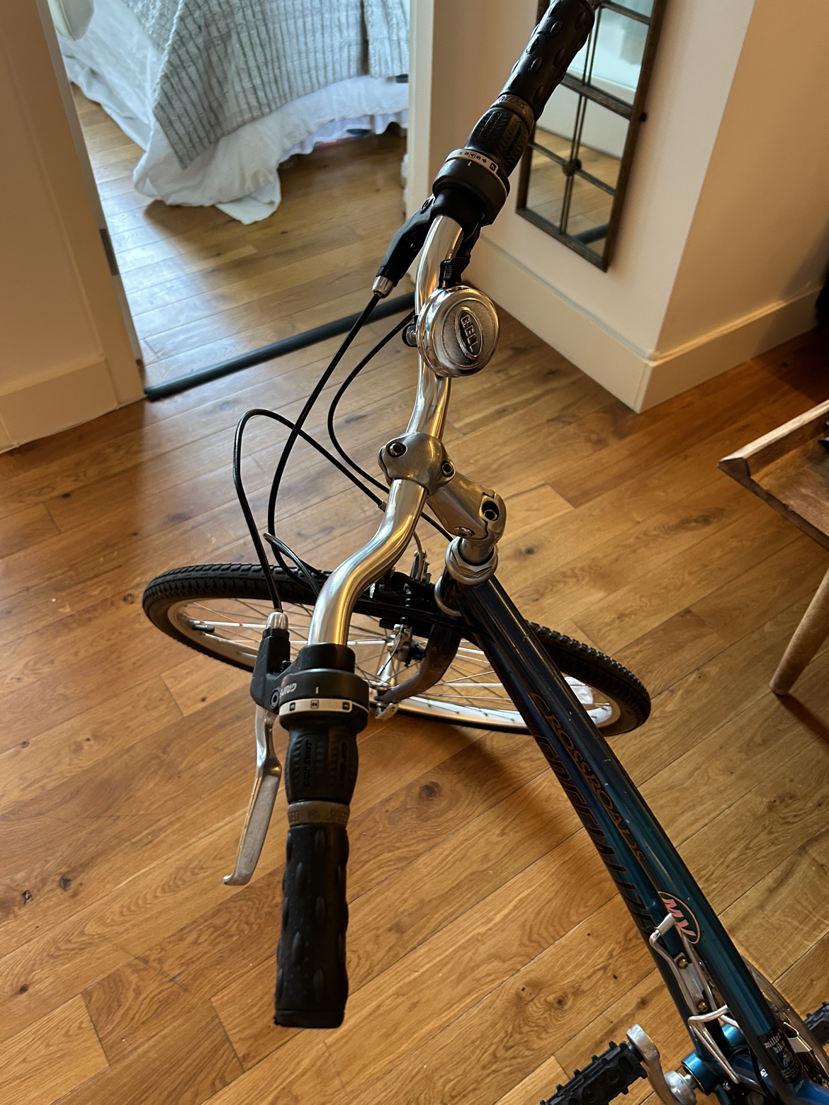 Specialized Crossroads Hybrid Commuter Bike - photo 3