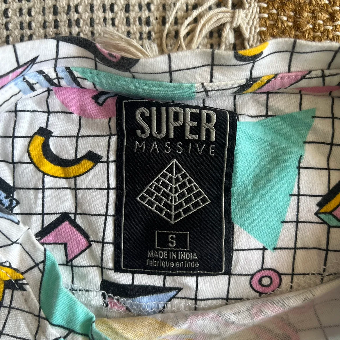 “ SAVE BY THE BELL Style”Pattern T-Shirt image indicator(2)