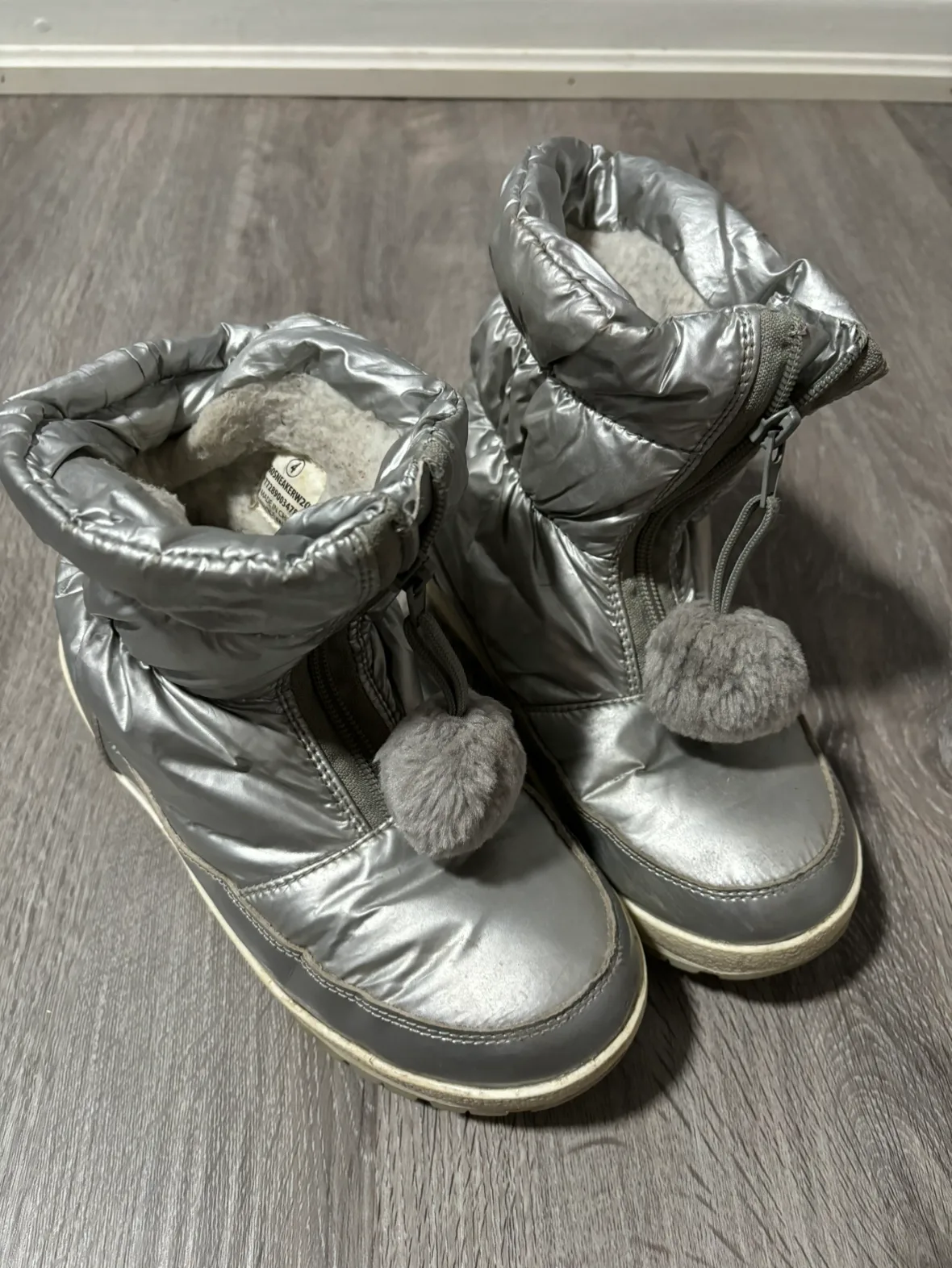 Silver Winter Boots - size 4 #freecycle thumbnail