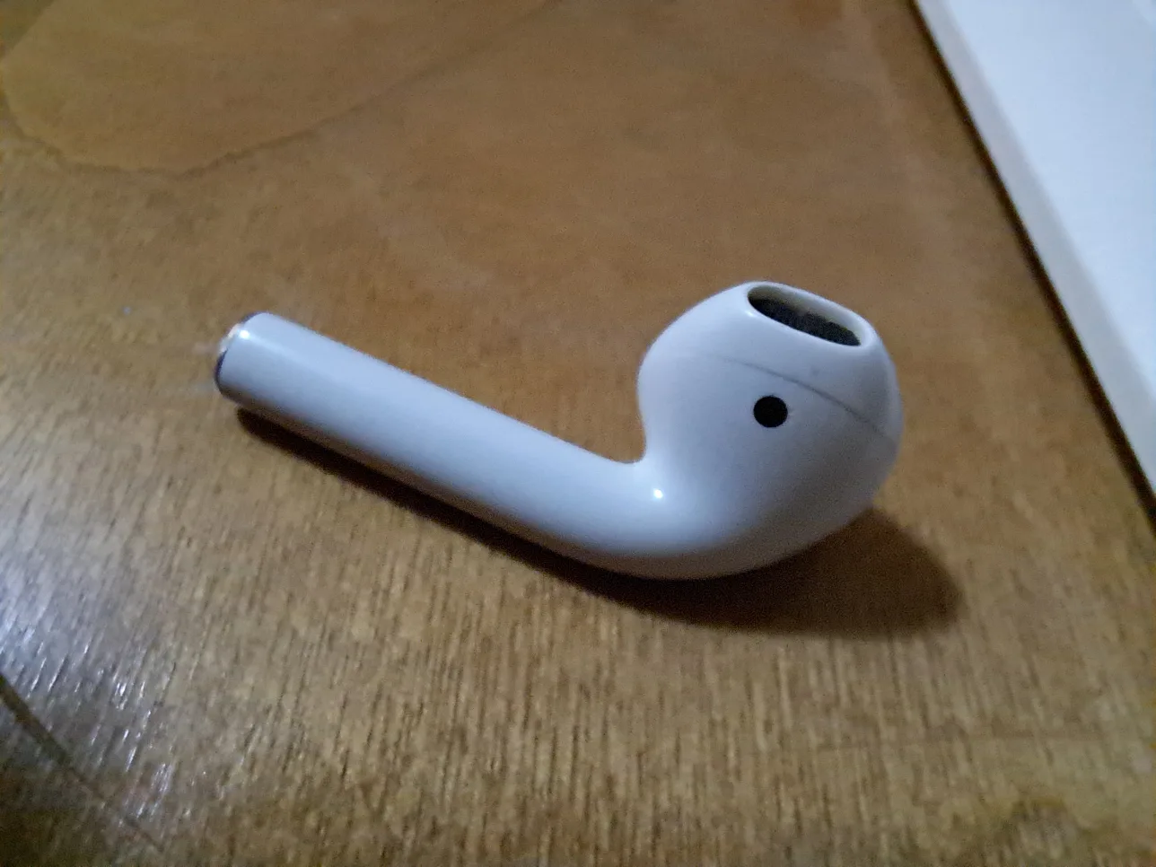 Airpod 1st gen (left) image indicator(4)