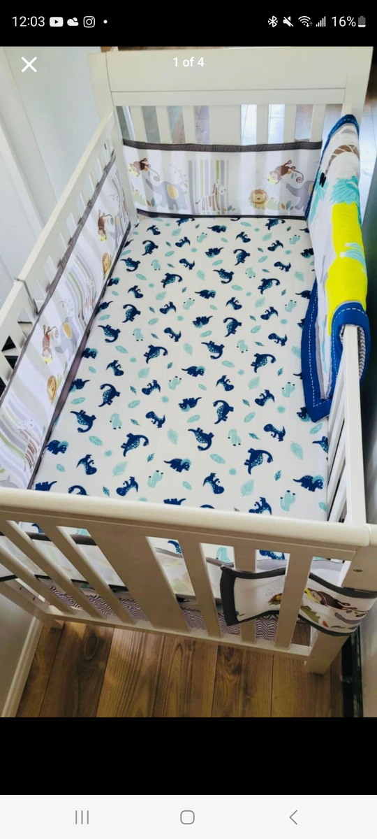crib with complete accessories