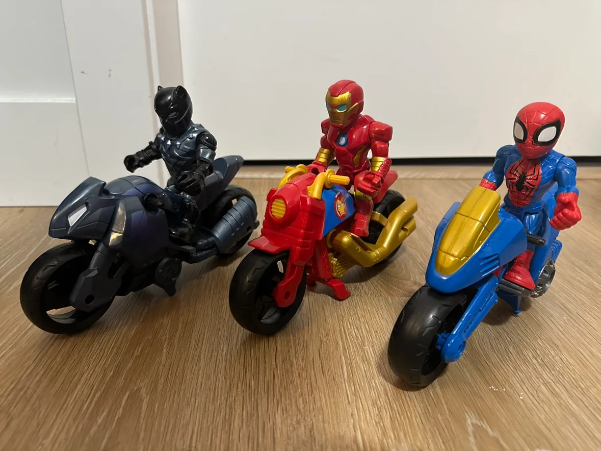 Marvel Toys - Spider-Man/Iron Man/Black Panther thumbnail