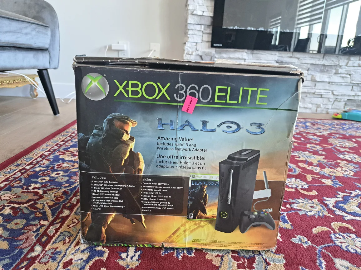 Xbox 360 Elite with Games and Accessories thumbnail