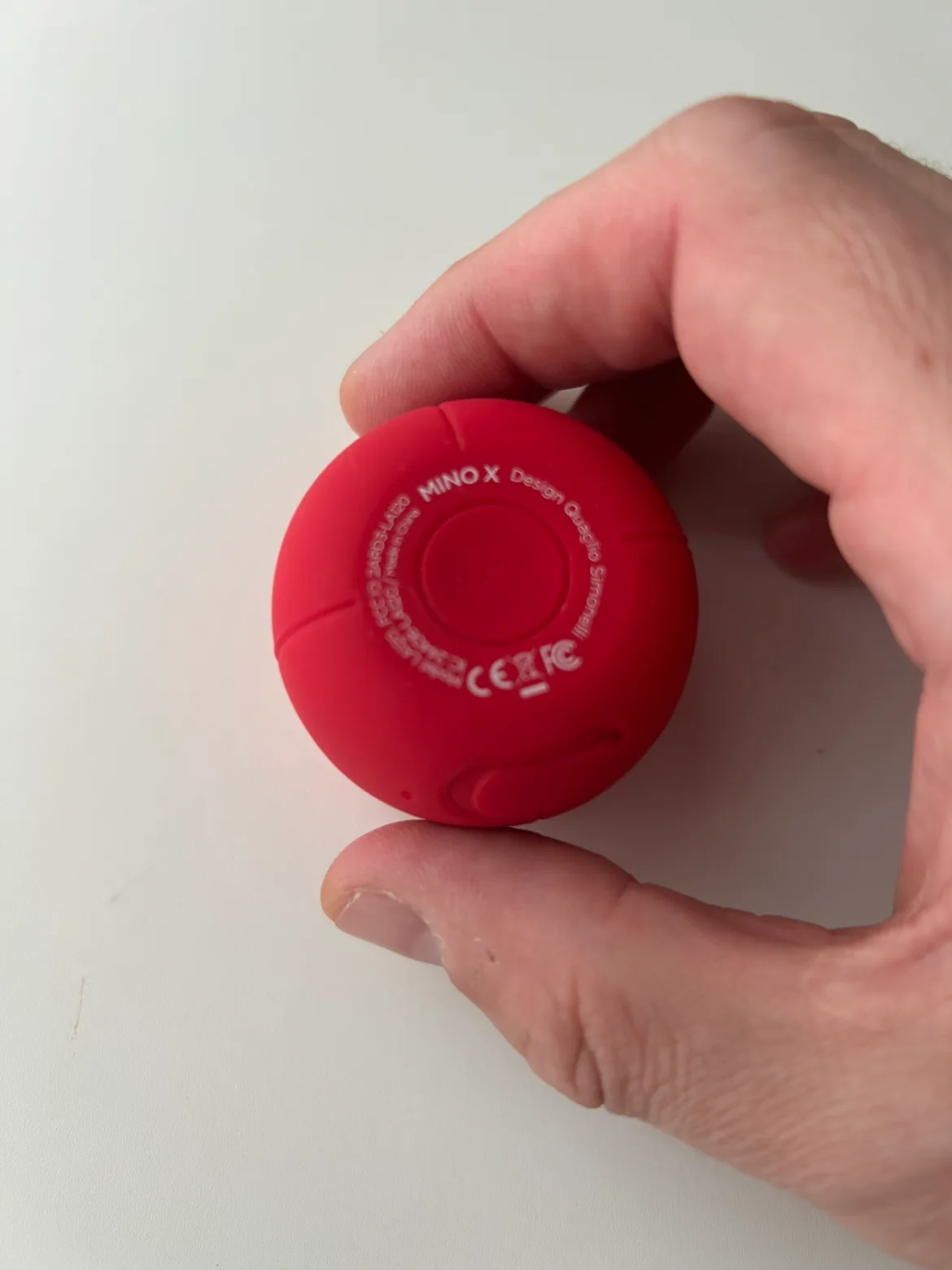 Lexon Floating Micro Red Portable Bluetooth Speaker image indicator(2)