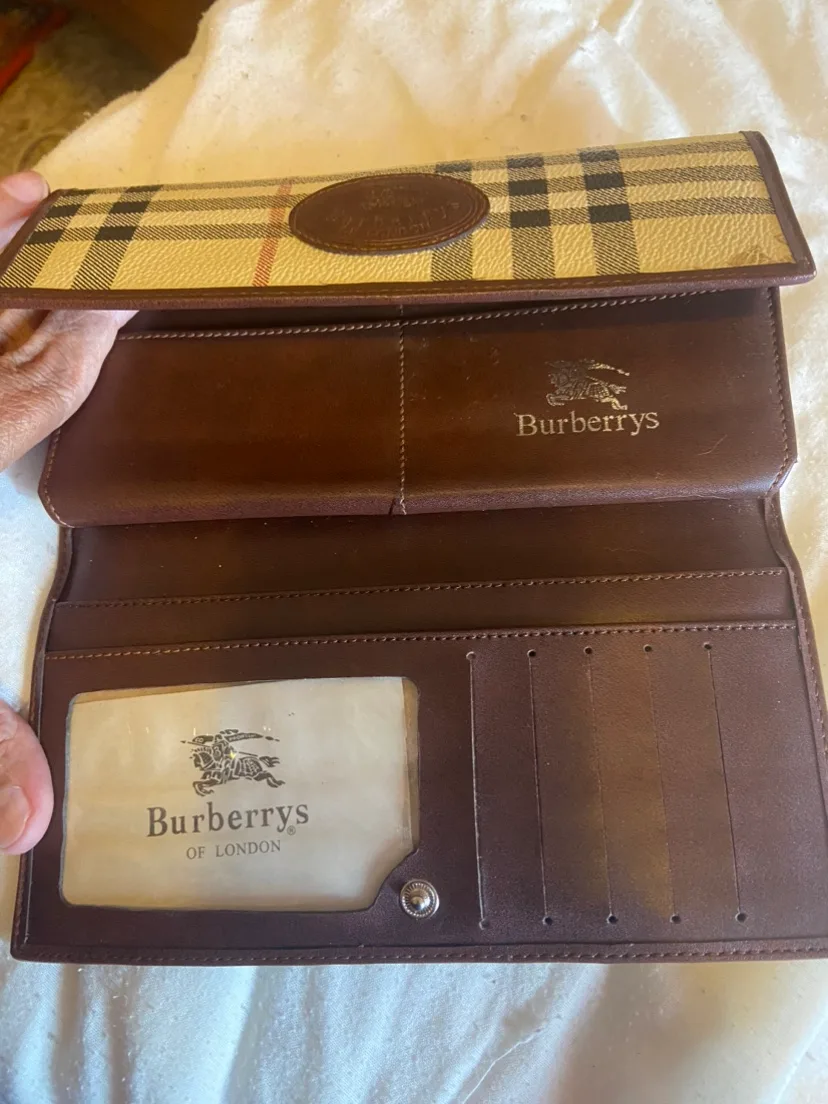 Burberrys of London long Wallet vintage image indicator(2)