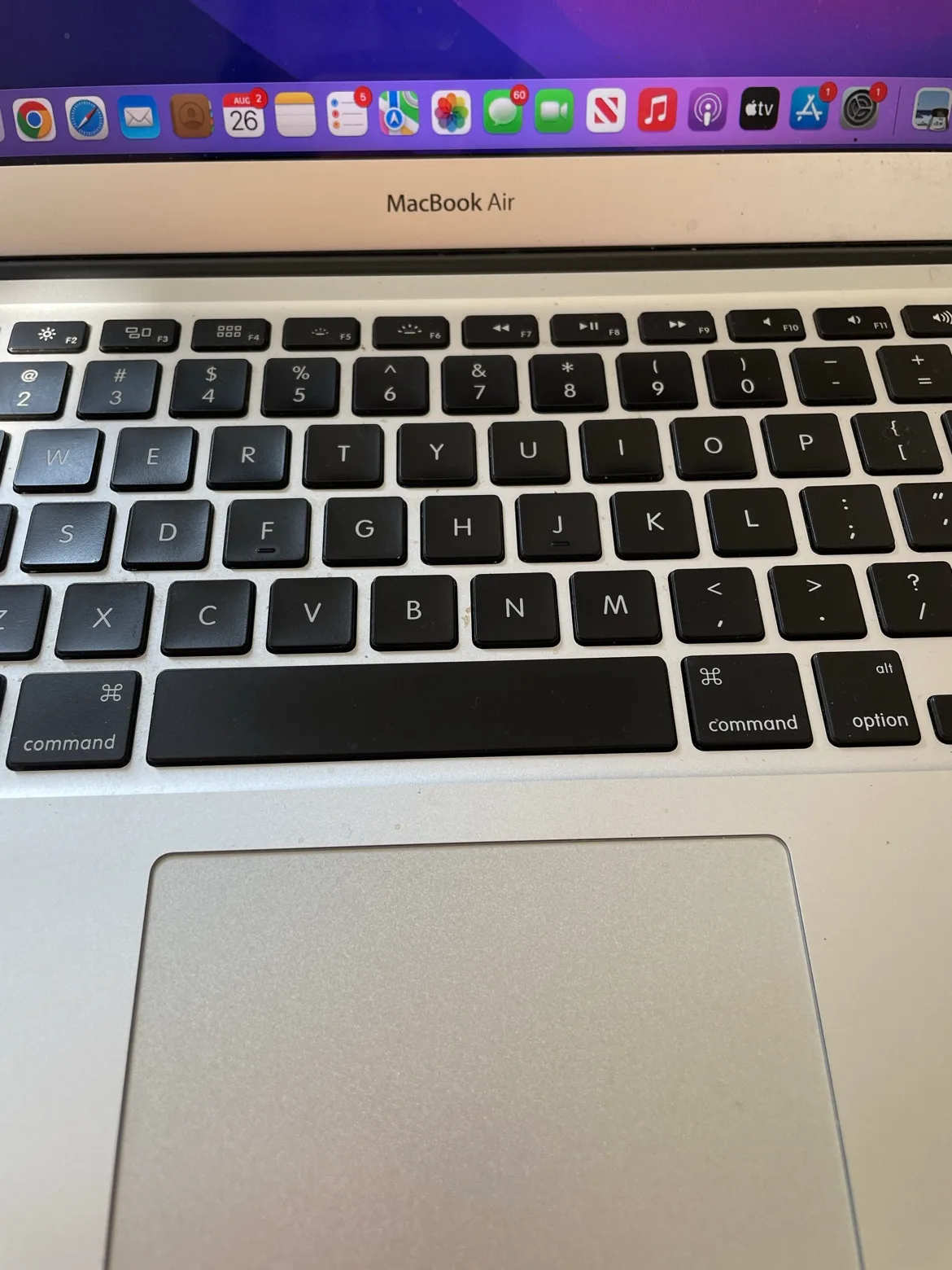 Reduced MacBook Air 13-inch Early 2015 (charger included) thumbnail