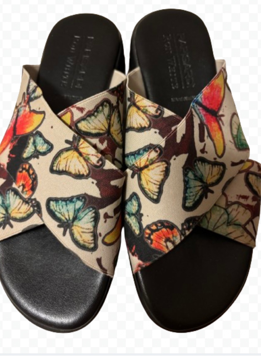 Bnwot Rapisardi Ron White Butterfly Sandals