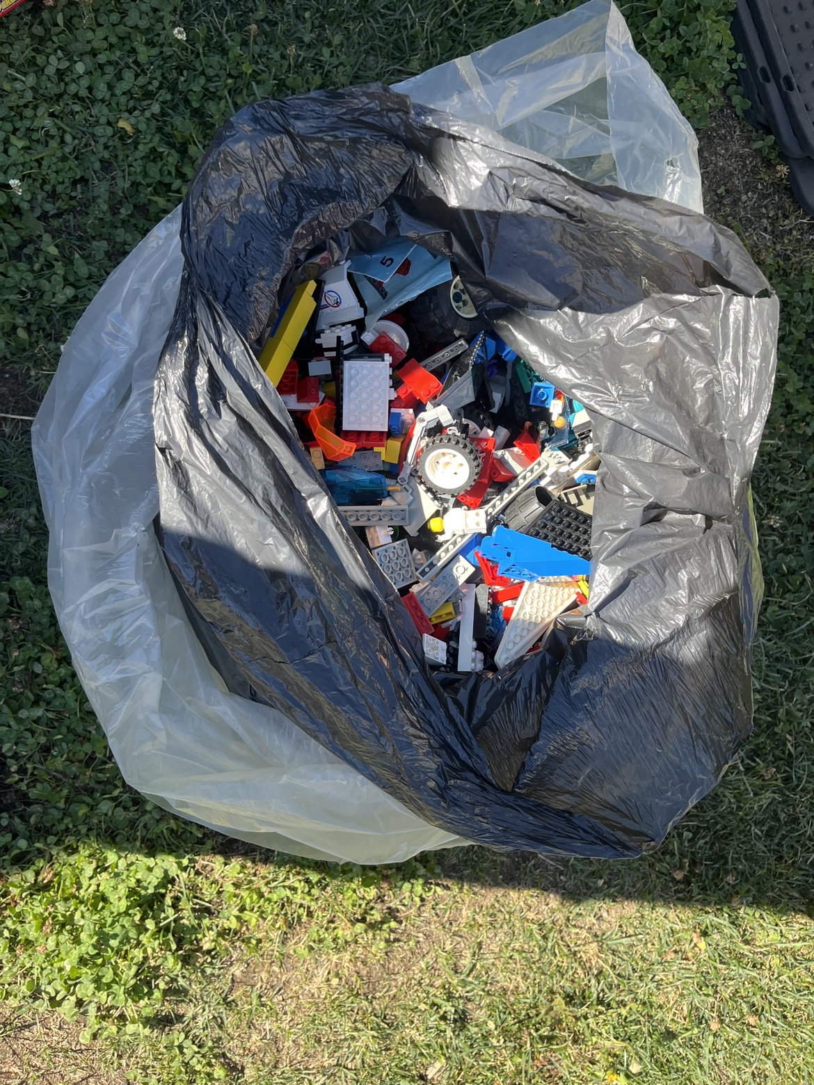 13 kg of retro legos