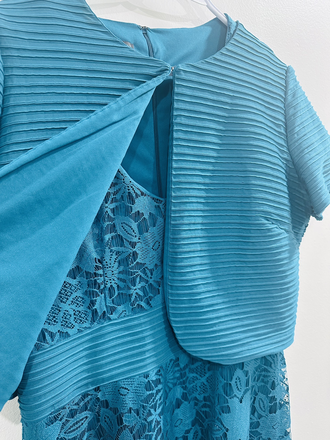 Covington Teal Lace Dress - photo 3