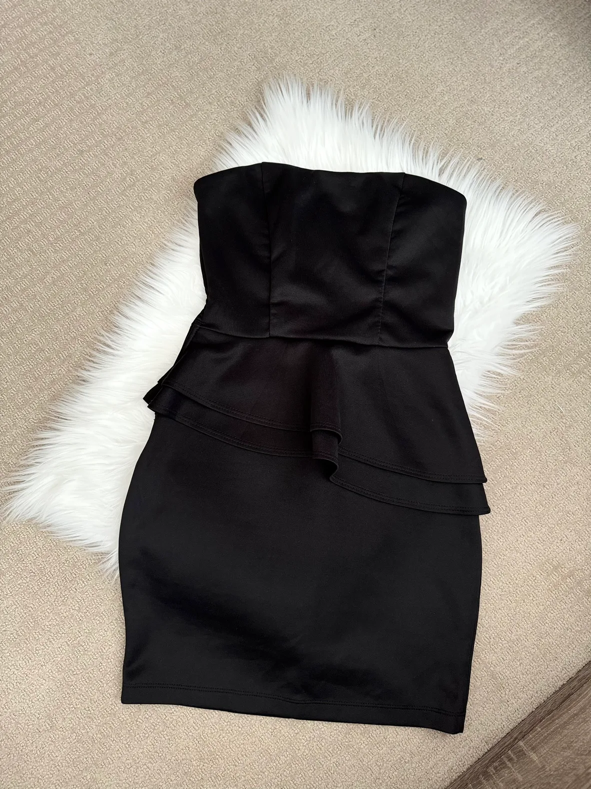 Black Strapless Dress thumbnail