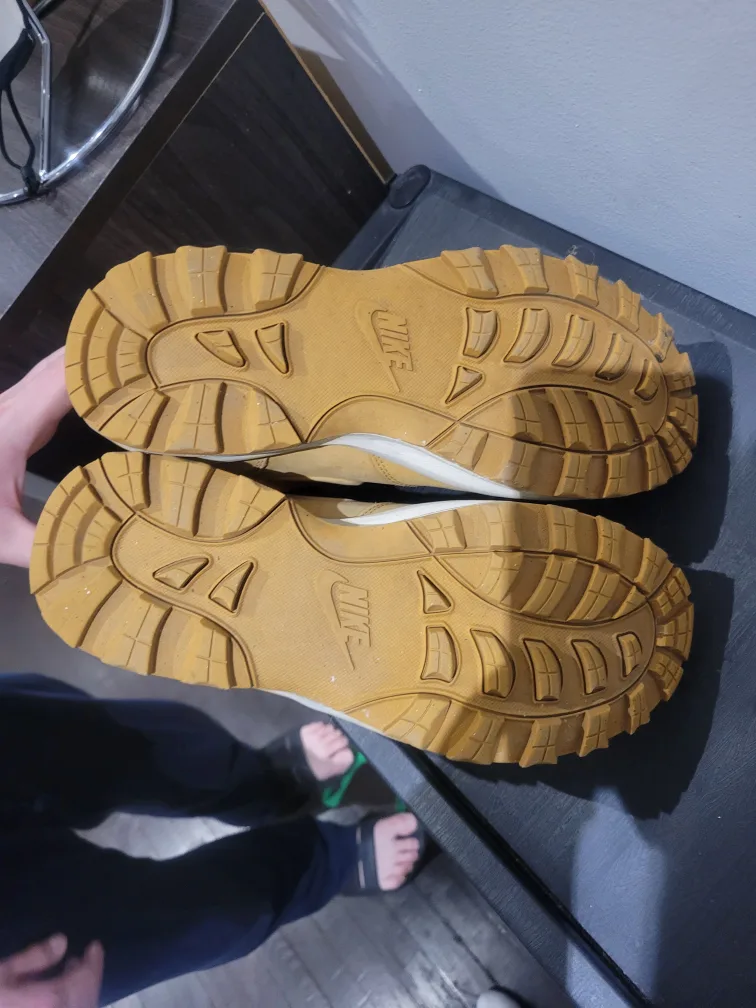 Nike Manoa Boots Size 8.5 image indicator(3)