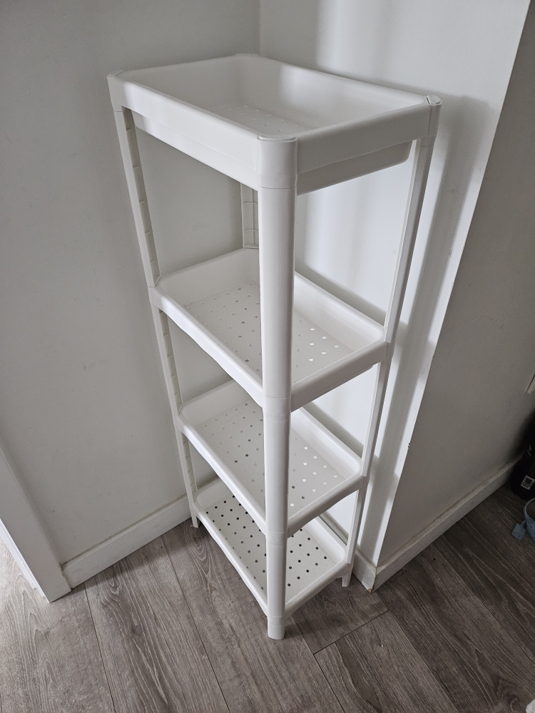 VESKEN shelf (IKEA) #freecycle
