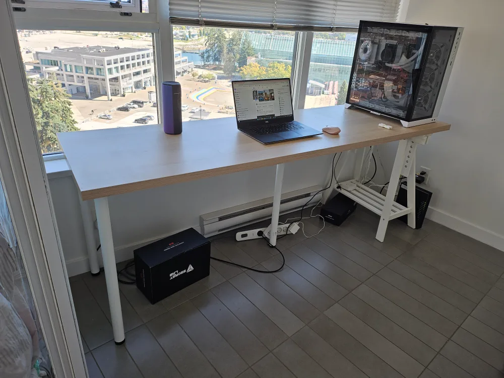 IKEA Desk (PICK UP 30-31 AUG LATEST) thumbnail
