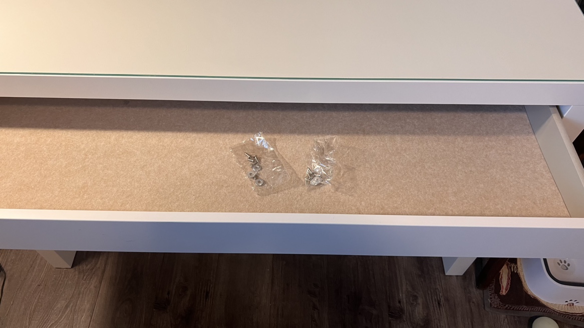 IKEA MALM Desk - photo 2
