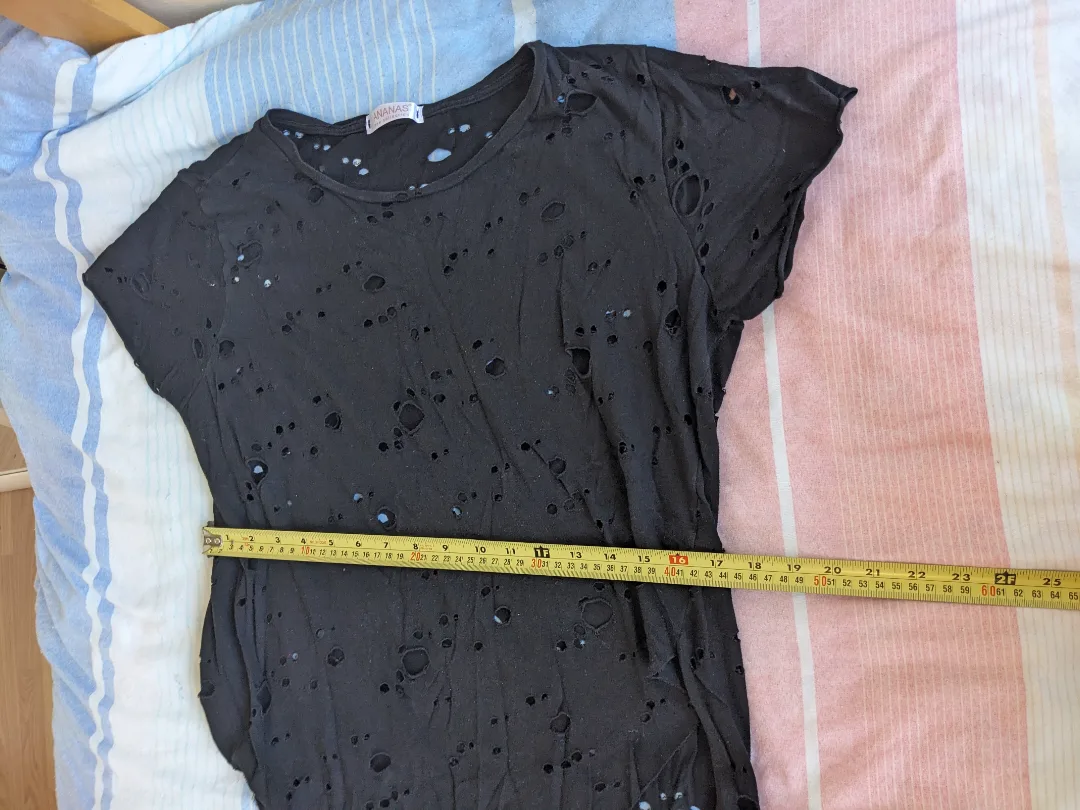 High Low T-shirt with Holes Design - Black image indicator(5)