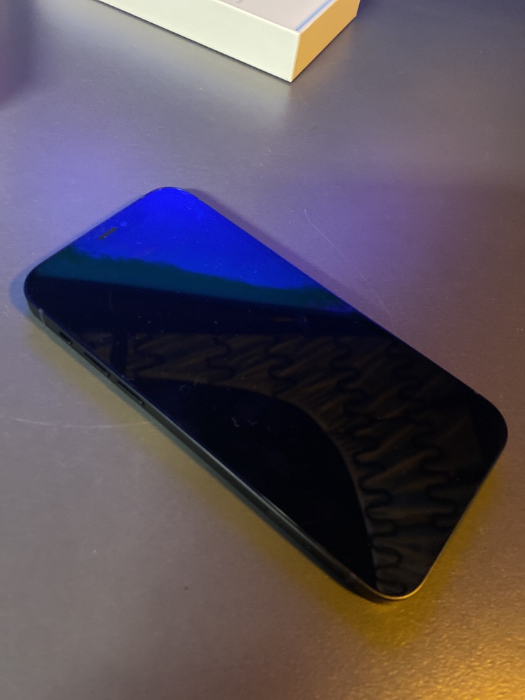 iPhone 12 - photo 3