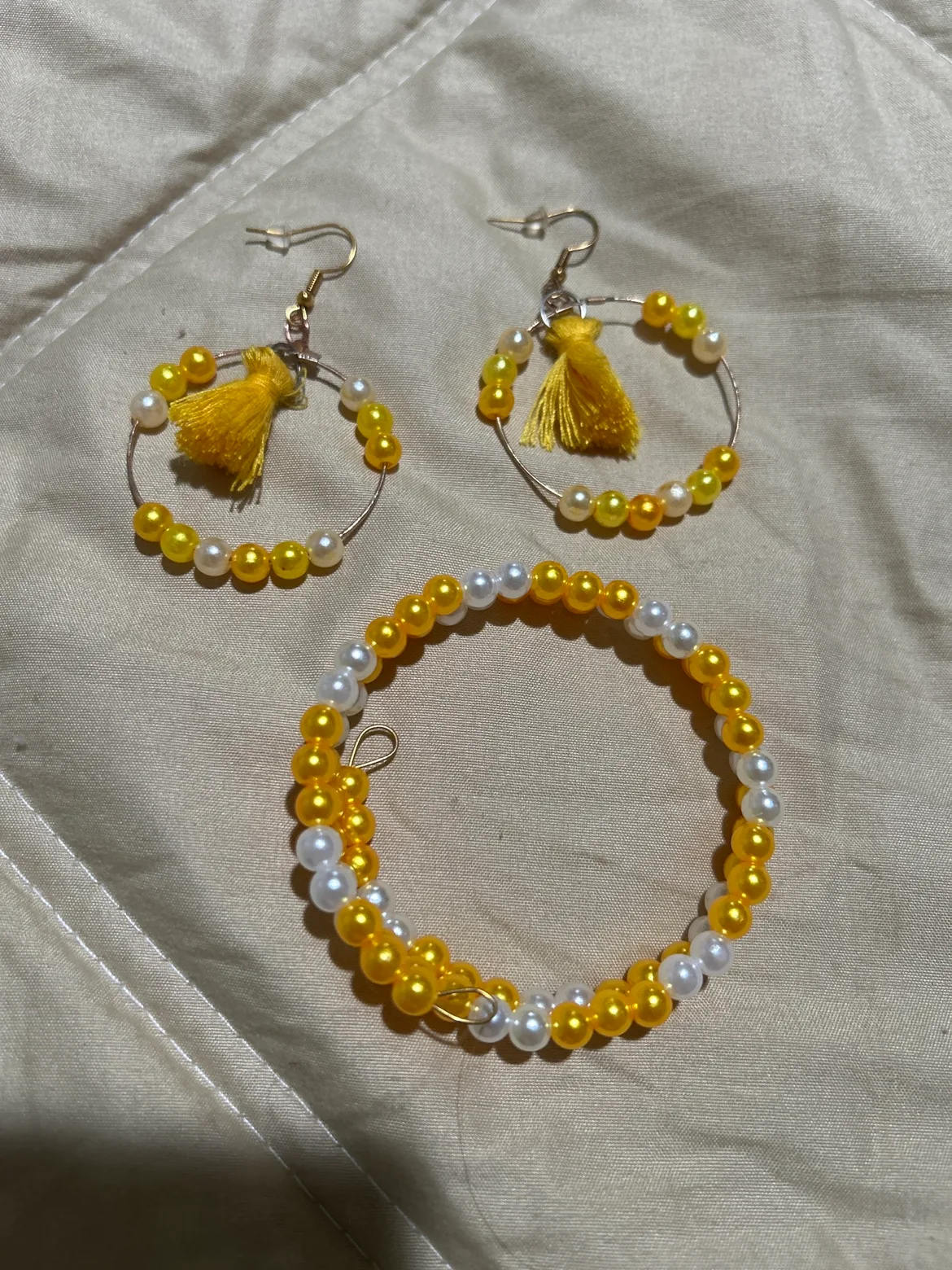Yellow and White Beaded Earrings and Bracelet thumbnail