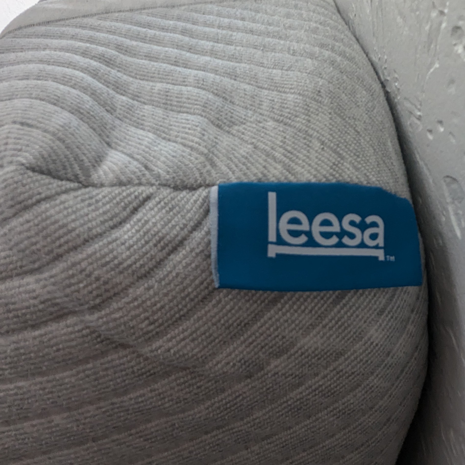 Queen size Leesa foam mattress - photo 2