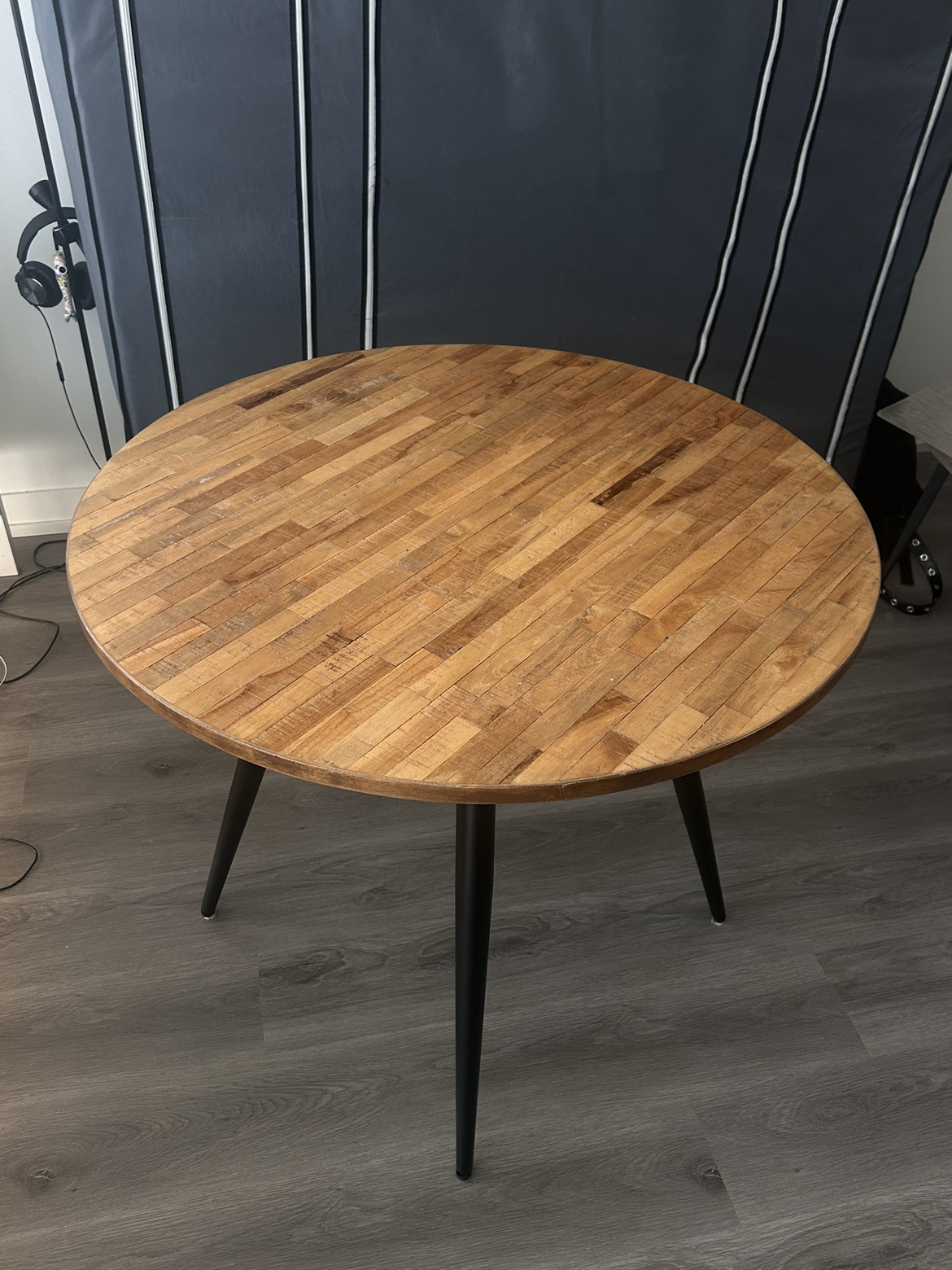 Moving sale: Round Wooden Table - photo 2