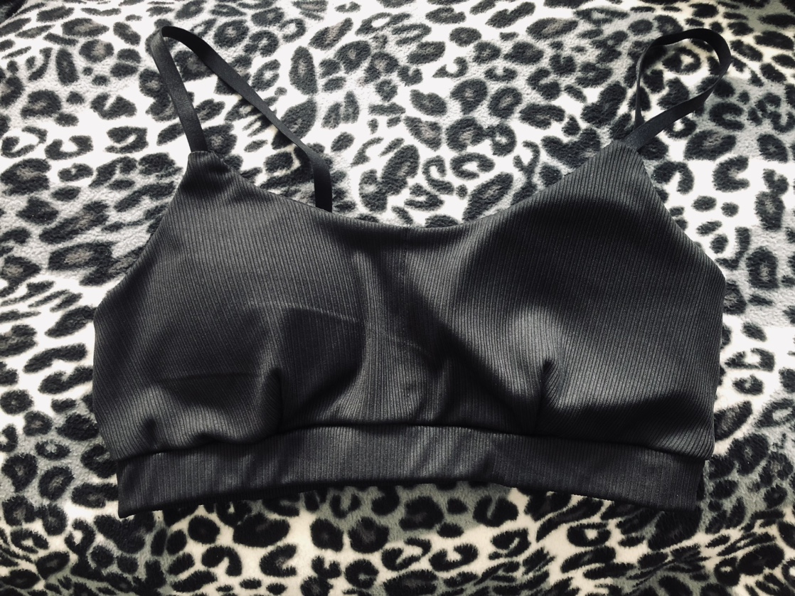 Black Ribbed Sports Bra