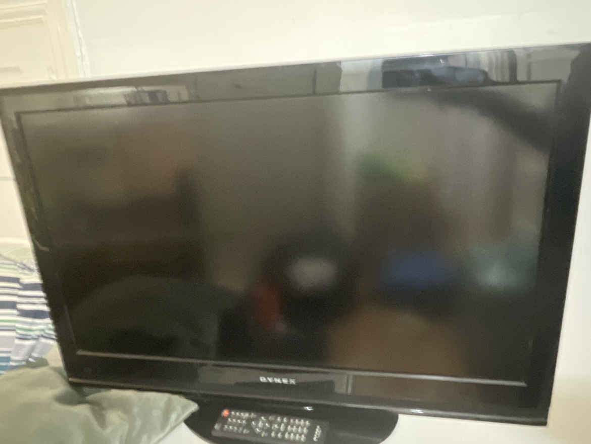 Dynex 32" LCD TV