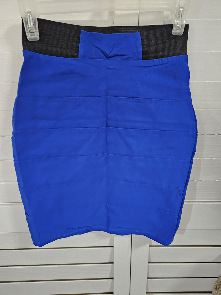 Blue and pencil stretching skirt