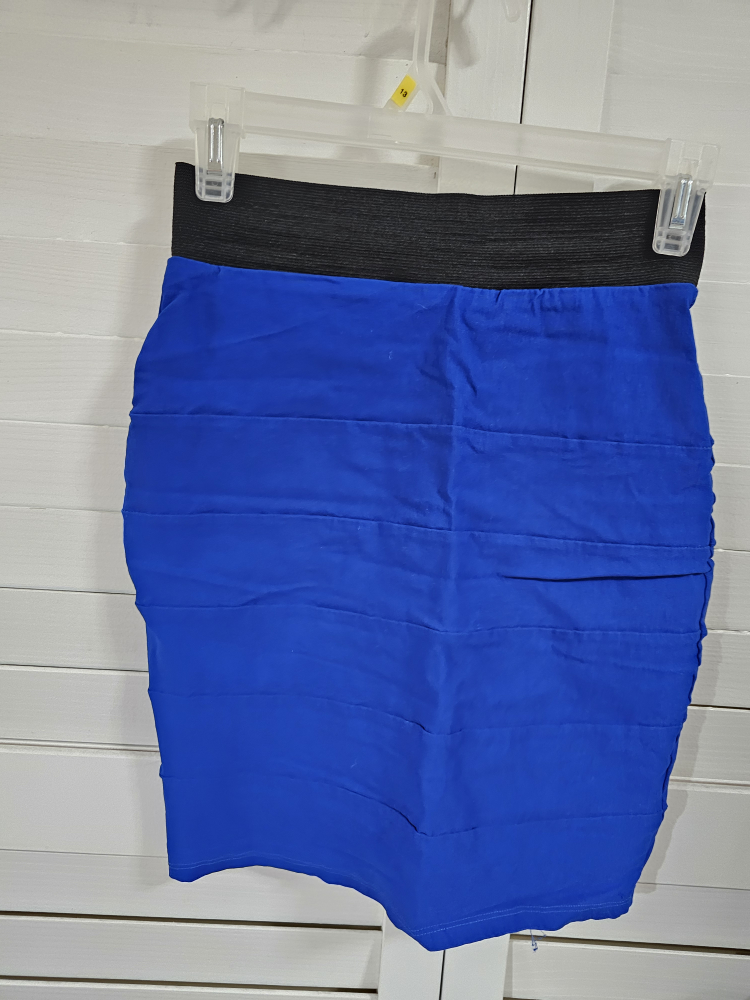 Blue and pencil stretching skirt - photo 2