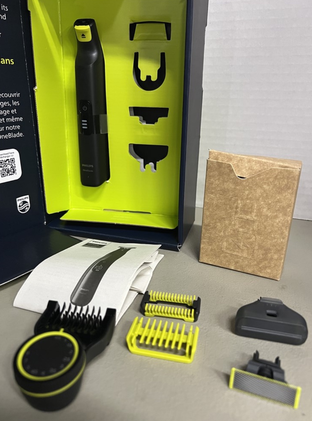 Philips OneBlade Pro 360 trimmer - photo 4