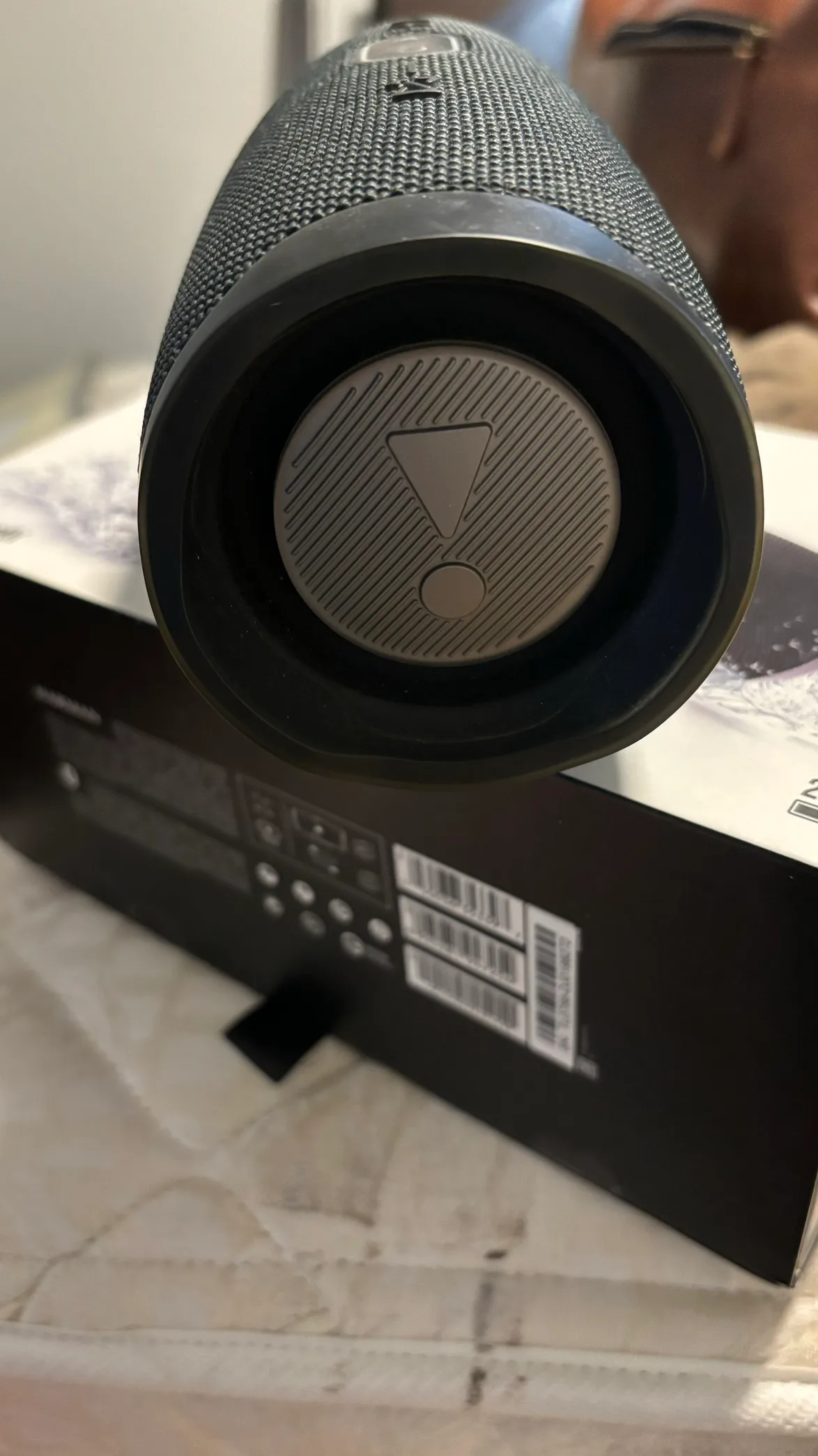 JBL Charge 4 Bluetooth Speaker thumbnail