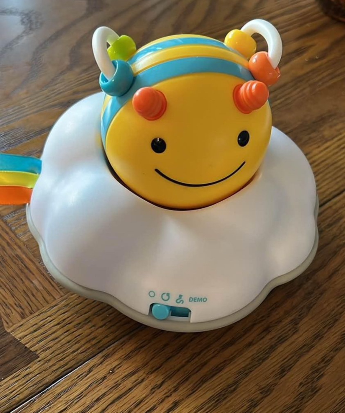 Skip hop crawling Bee Musical Toy