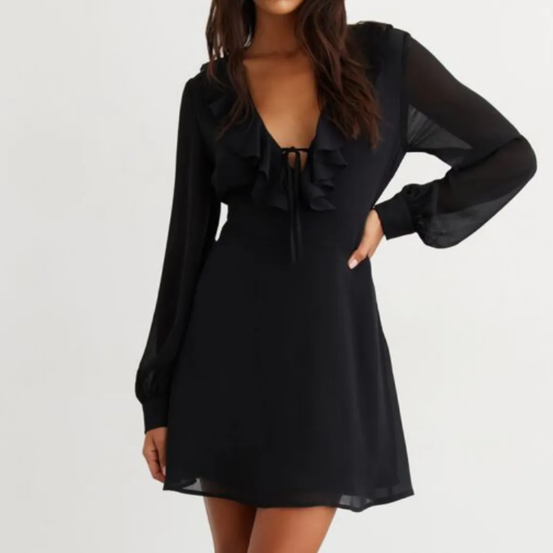 Black Ruffled Long Sleeve Dress 🖤 thumbnail
