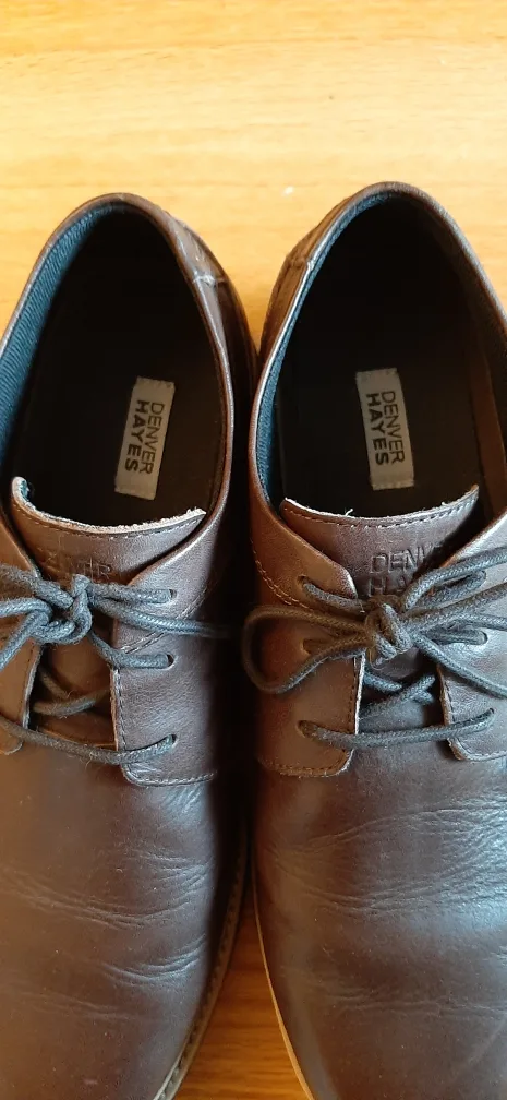 Men's leather size 10.5 shoes thumbnail