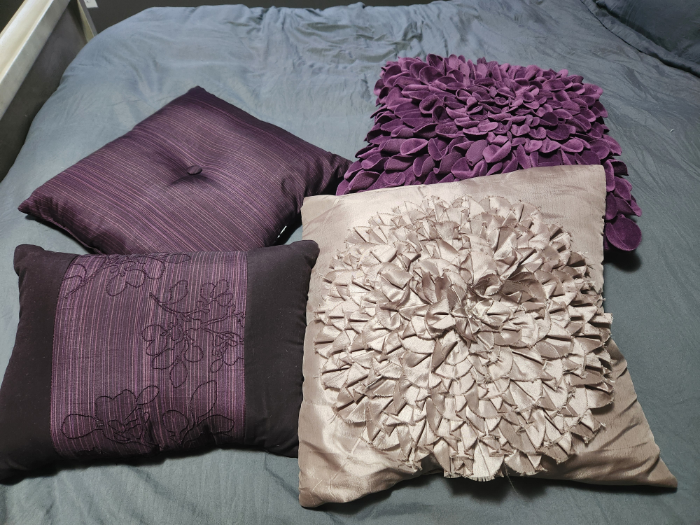 4 - decorative pillows