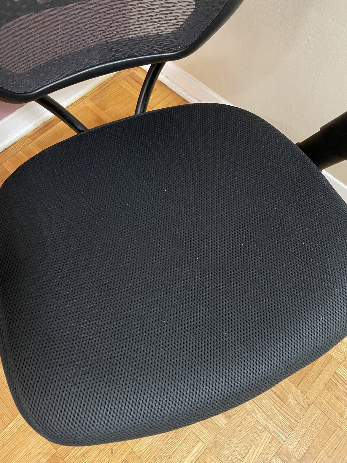 Black Mesh Office Chair - photo 2