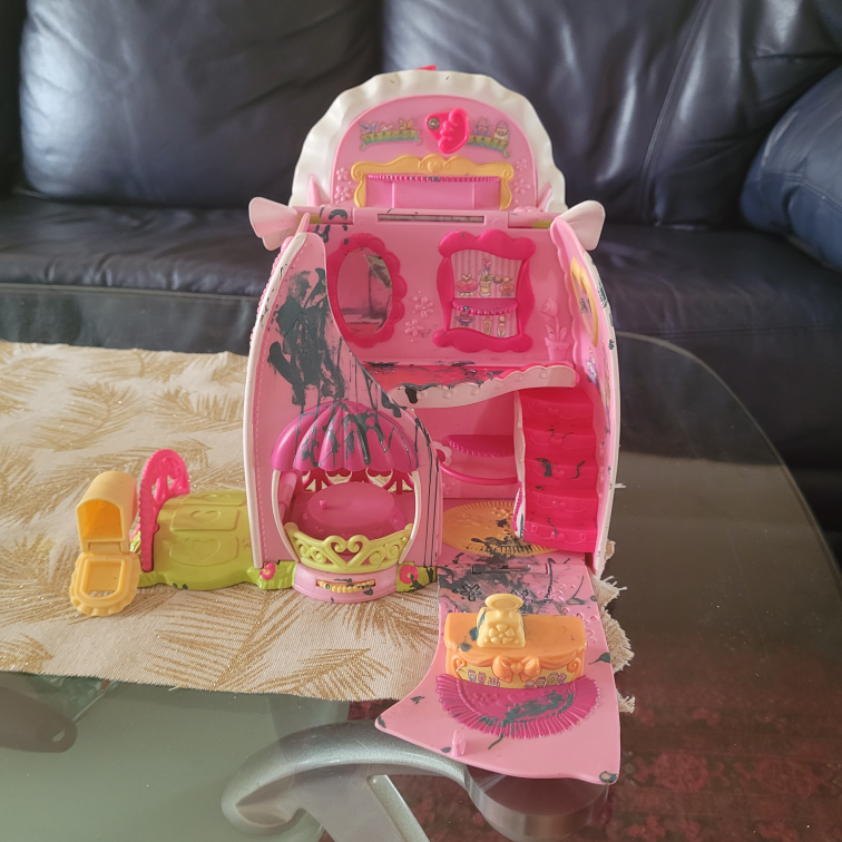 #freecycle My Little Pony Fancy Fashion Playset - photo 2