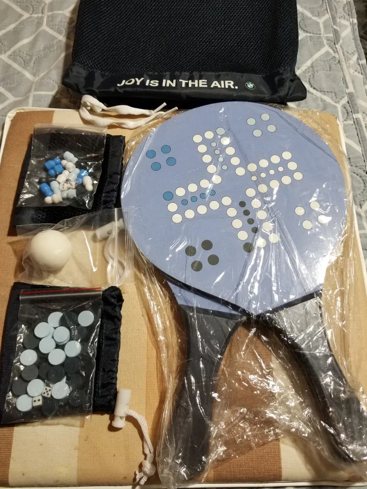 Joy Beach/Pickle Ball Paddle set with 2 Board Games+Case.New image indicator(2)